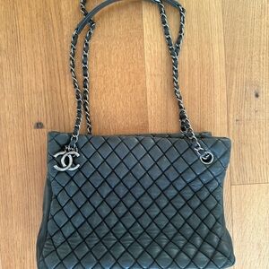 Chanel Black Quilted Shoulder Bag with Silver Chain